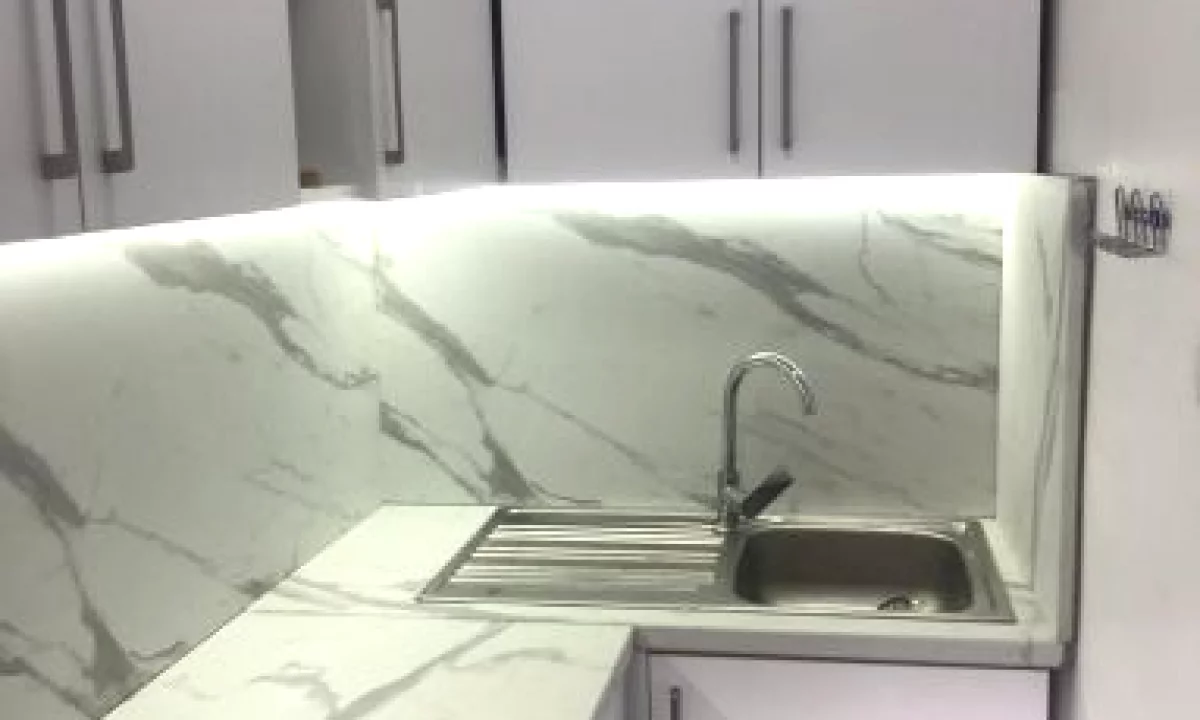 Appartamento in affitto a Tirana 2+1, Arredato