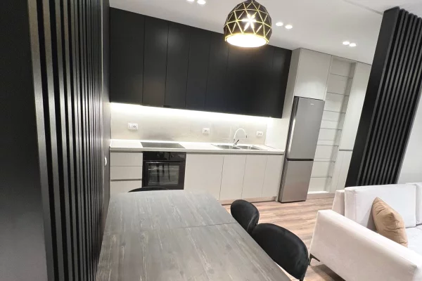 Jepet apartament 2+1 me qira tek Ish Fusha e Aviacionit prane Malbor Cafe .