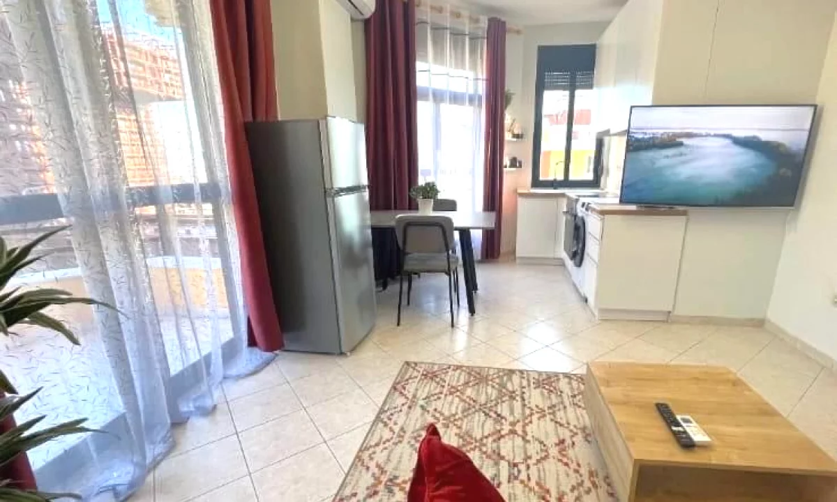 Appartamento in affitto a Tirana 1+1, Arredato