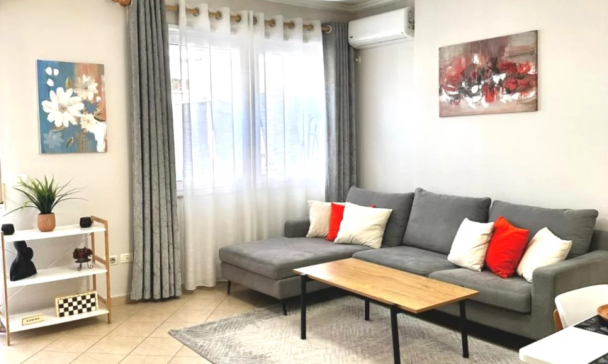 Shtepi me qera Apartament ne Tirane, 1+1, Mobilimi E mobiluar, Pagesa 750  Euro.