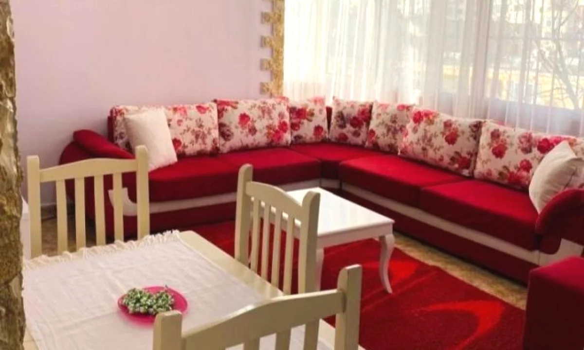 Shtepi me qera Apartament ne Tirane, 2+1, Mobilimi E mobiluar, Pagesa 600  Euro.