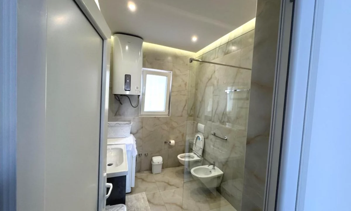 Shtepi me qera Apartament ne Tirane, 1+1, Mobilimi E mobiluar, Pagesa 500  Euro.