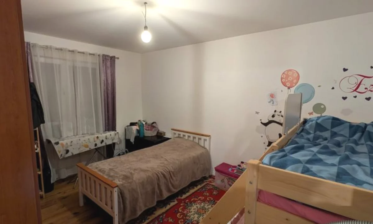 Shtepi ne shitje Apartament ne Tirane, 2+1, Mobilimi E mobiluar, Pagesa 195,800  Euro.