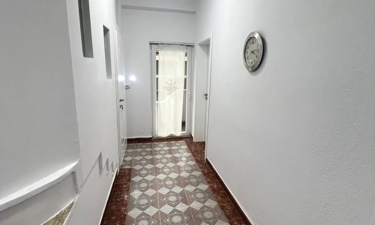 Shtepi me qera Apartament ne Tirane, 2+1, Mobilimi E mobiluar, Pagesa 650  Euro.