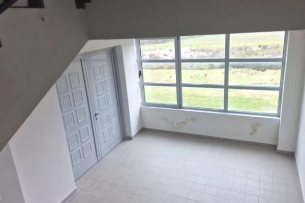 Ambient biznesi me qera 1+1 ne Tirane - 2,200 Euro