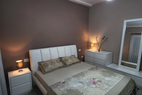 Shtepi me qera 2+1 ne Tirane - 850 Euro