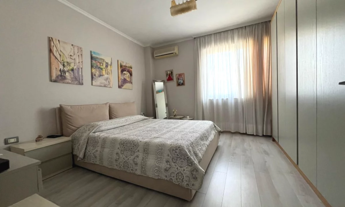 Shtepi me qera Apartament ne Tirane, 2+1, Mobilimi E mobiluar, Pagesa 550  Euro.
