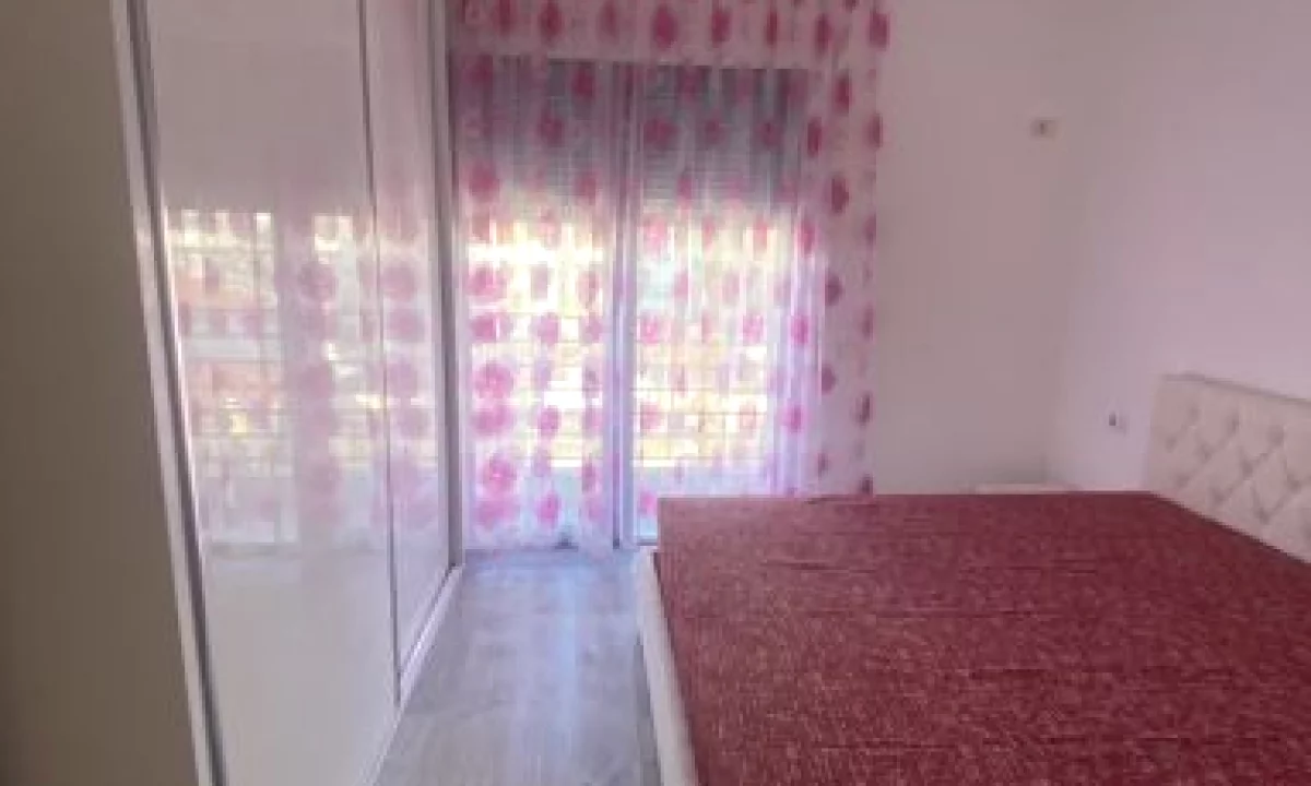 Shtepi me qera Apartament ne Tirane, 2+1, Mobilimi E mobiluar, Pagesa 750  Euro.