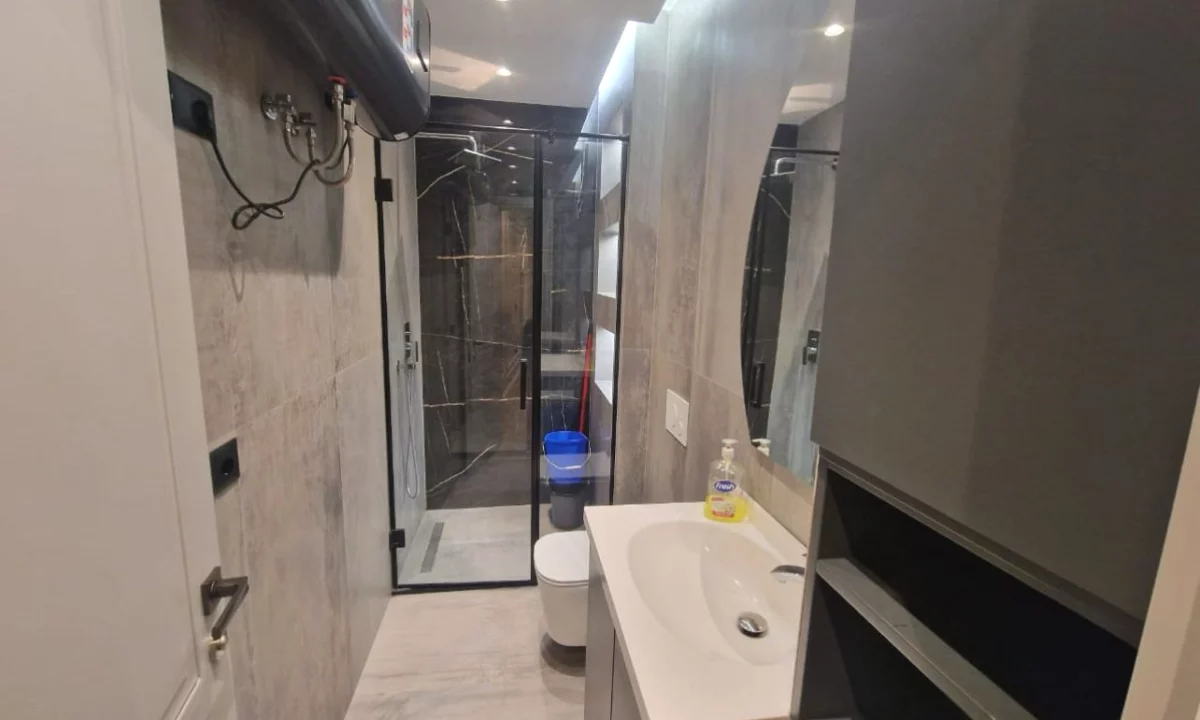 Shtepi ne shitje Apartament ne Tirane, 1+1, Mobilimi E mobiluar, Pagesa 189,000  Euro.