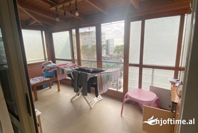 Shtepi ne shitje Apartament ne Durres, 3+1, Mobilimi E mobiluar, Pagesa 125,000  Euro.