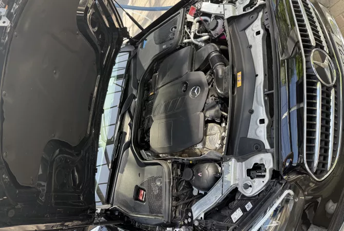 Makina ne shitje ne Tirane, Mercedes-Benz, 2022 Diesel,Kambio Automatik Pagesa 33,000  Euro.