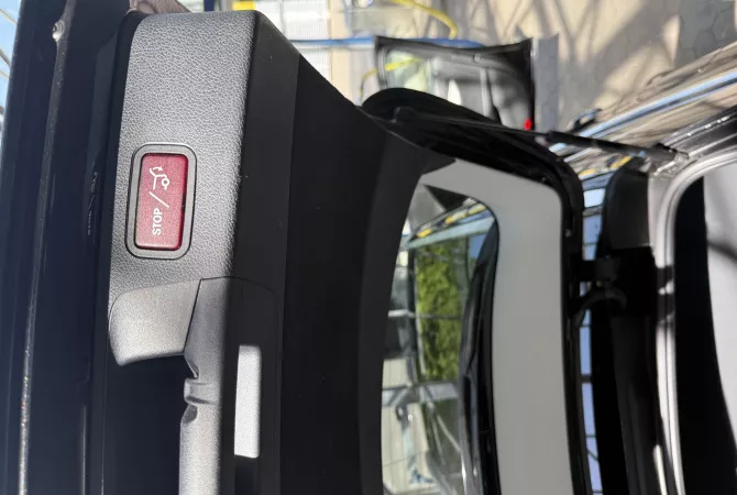 Makina ne shitje ne Tirane, Mercedes-Benz, 2022 Diesel,Kambio Automatik Pagesa 33,000  Euro.