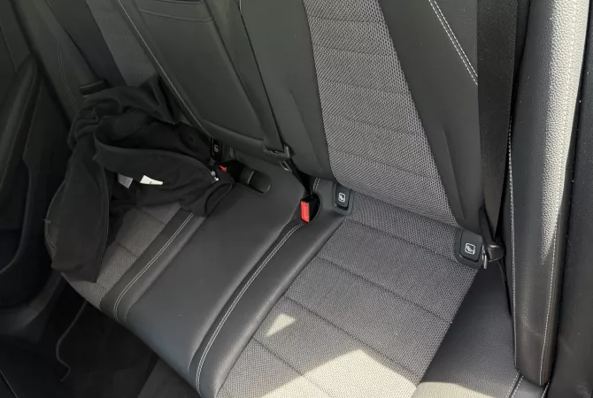 Makina ne shitje ne Tirane, Mercedes-Benz, 2022 Diesel,Kambio Automatik Pagesa 33,000  Euro.