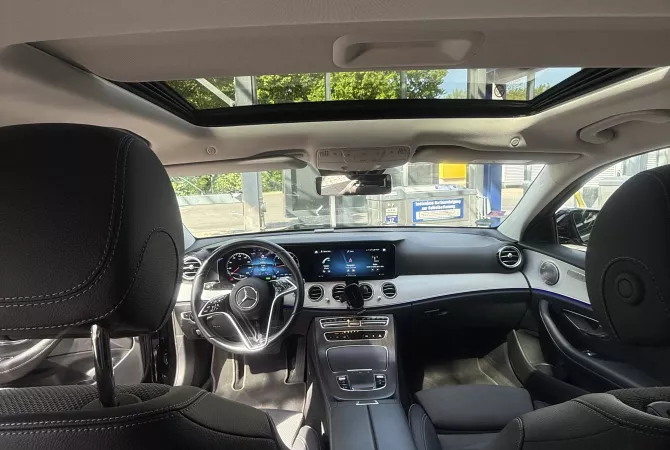 Makina ne shitje ne Tirane, Mercedes-Benz, 2022 Diesel,Kambio Automatik Pagesa 33,000  Euro.