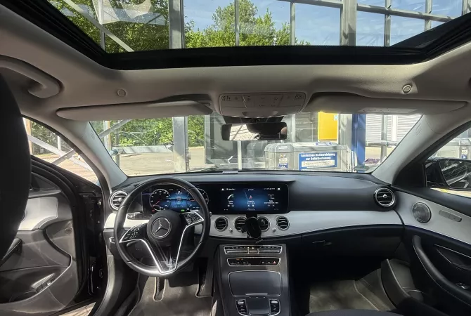 Makina ne shitje ne Tirane, Mercedes-Benz, 2022 Diesel,Kambio Automatik Pagesa 33,000  Euro.