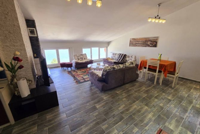 Shtepi ne shitje 3+1 ne Pogradec - 170,000 Euro