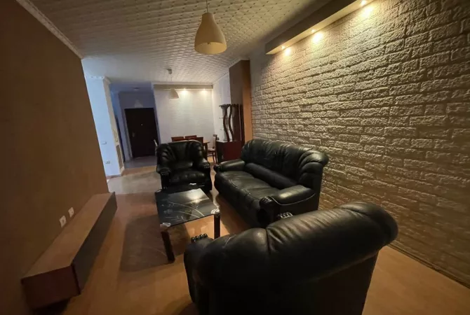 Shtepi me qera 2+1 ne Tirane - 500 Euro