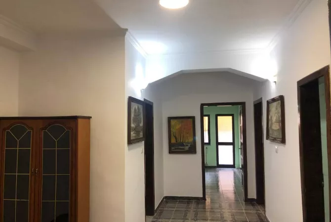 Shtepi me qera 3+1 ne Tirane - 650 Euro