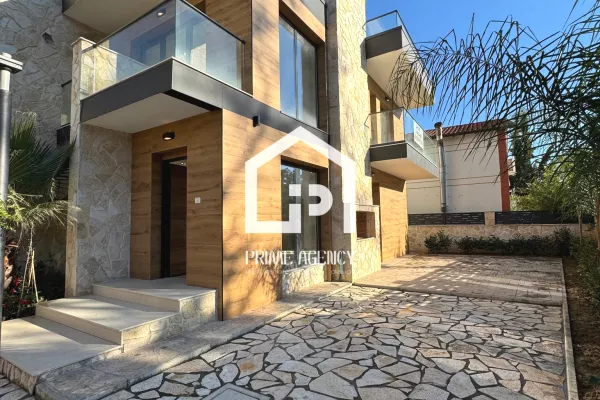 Shtepi ne shitje 2+1 ne Durres - 350,000 Euro