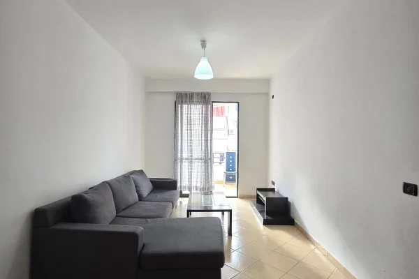 Shtepi me qera 2+1 ne Tirane - 45,000 Leke