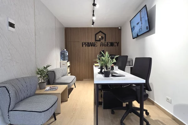 JEPET ME QERA ZYRE/  : PRANE GJYKATES SE SHKALLES SE PARE