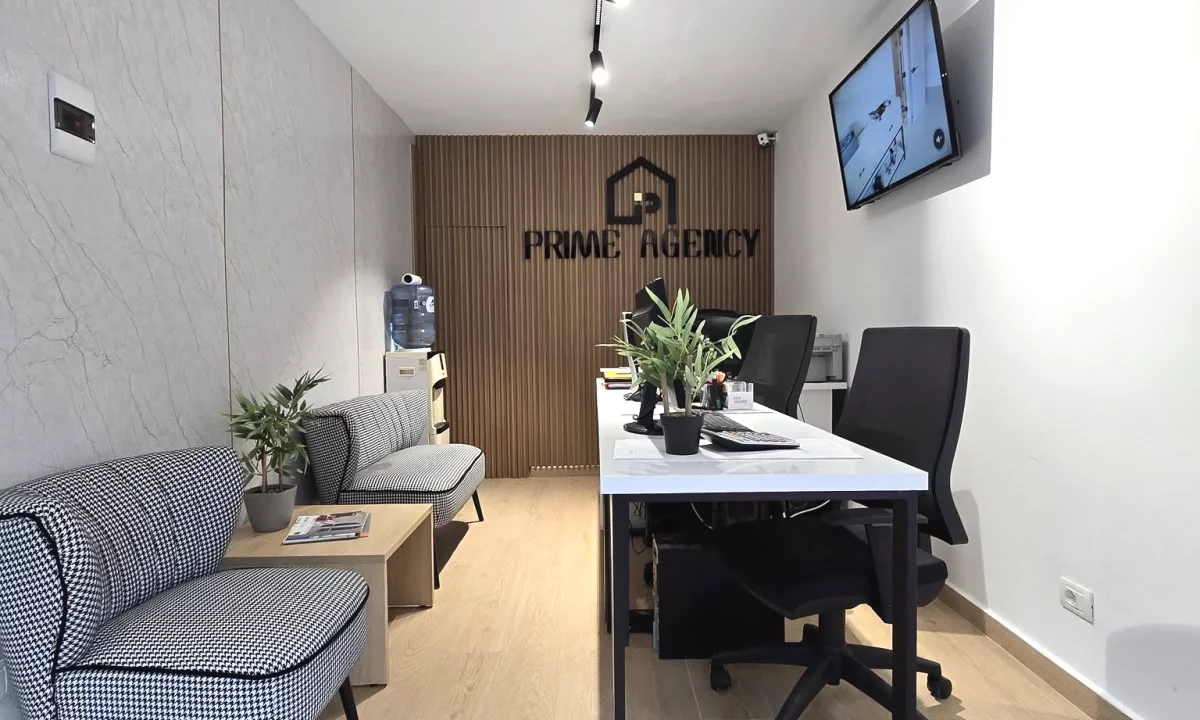 JEPET ME QERA ZYRE/  : PRANE GJYKATES SE SHKALLES SE PARE