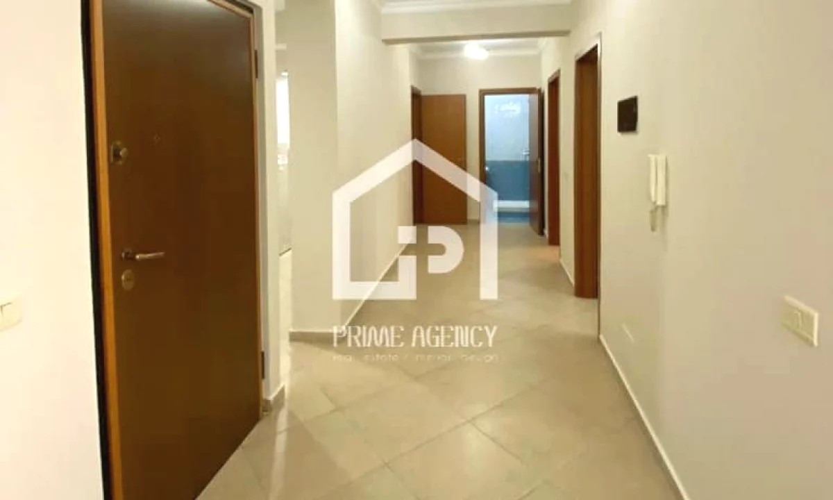 JEPET ME QIRA : Ambjent biznesi / Rruga Kavajes/ prane KISHES ORTODOKSE 