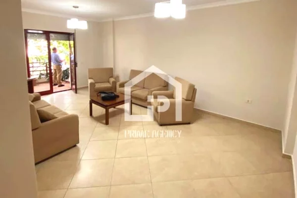 JEPET ME QIRA : Ambjent biznesi / Rruga Kavajes/ prane KISHES ORTODOKSE 