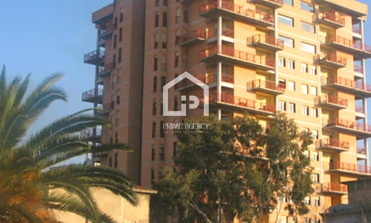 JEPET ME QERA : AMBJENT BIZNESI:  /ZONA Qender/ TORRE DRINI "  