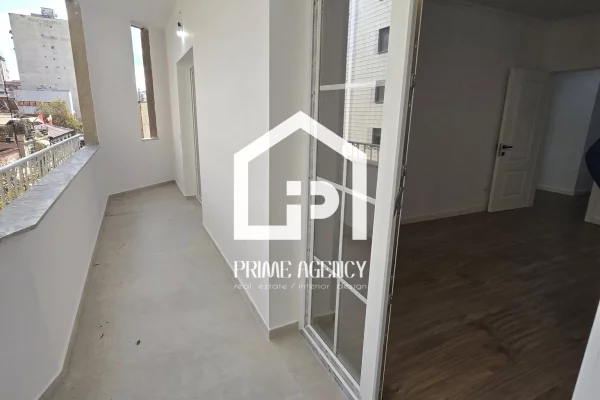 Shtepi ne shitje Apartament ne Tirane, 2+1, Mobilimi Bosh, pa mobiluar, Pagesa 235,000  Euro.