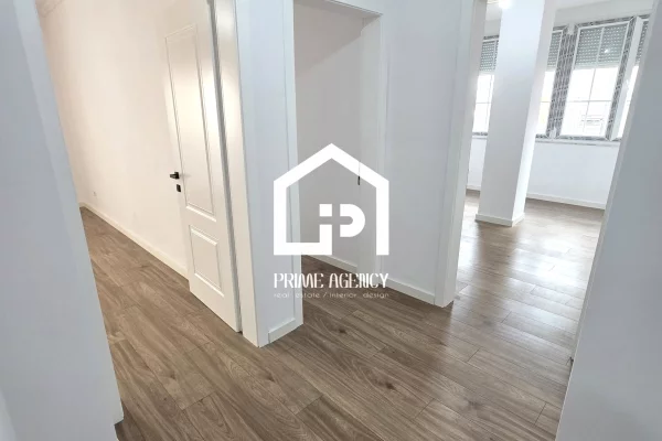Shtepi ne shitje Apartament ne Tirane, 2+1, Mobilimi Bosh, pa mobiluar, Pagesa 235,000  Euro.