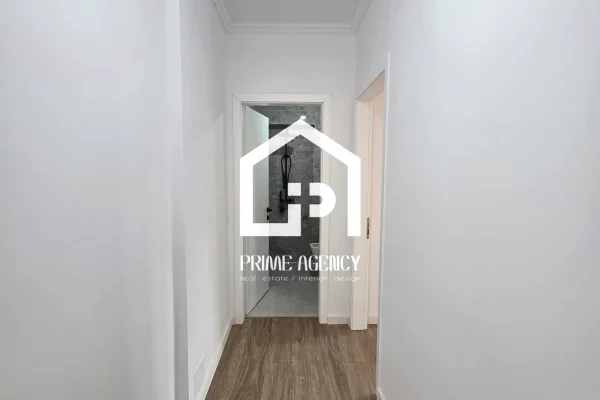 Shtepi ne shitje Apartament ne Tirane, 2+1, Mobilimi Bosh, pa mobiluar, Pagesa 220,000  Euro.