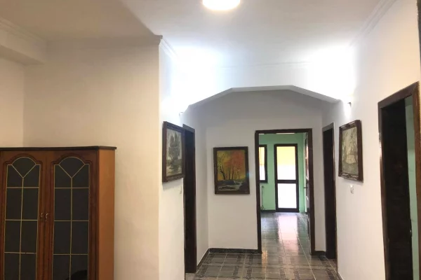 Shtepi me qera 3+1 ne Tirane - 650 Euro