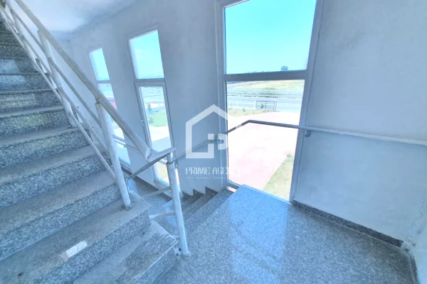 JEPET ME QERA : OBJEKT BIZNESI 3 KT / Autostrade Tirane - Lezhe"