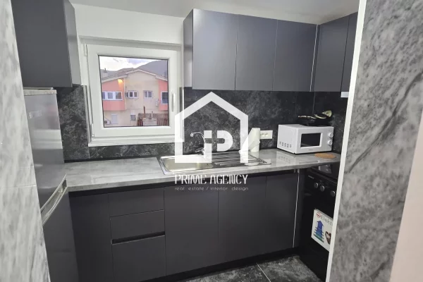 Shtepi ne shitje Apartament ne Pogradec, 1+1, Mobilimi E mobiluar, Pagesa 100,000  Euro.