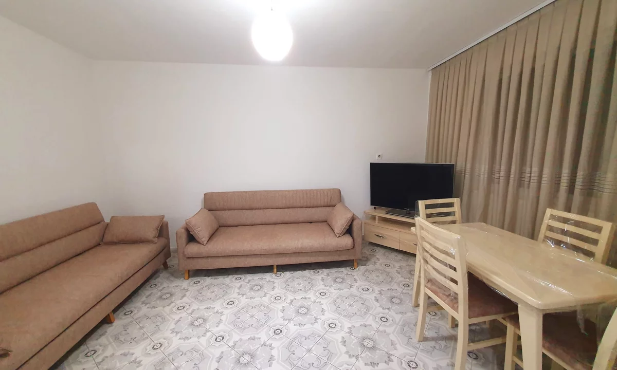 Shtepi me qera Apartament ne Tirane, 1+1, Mobilimi E mobiluar, Pagesa 45,000  Leke.