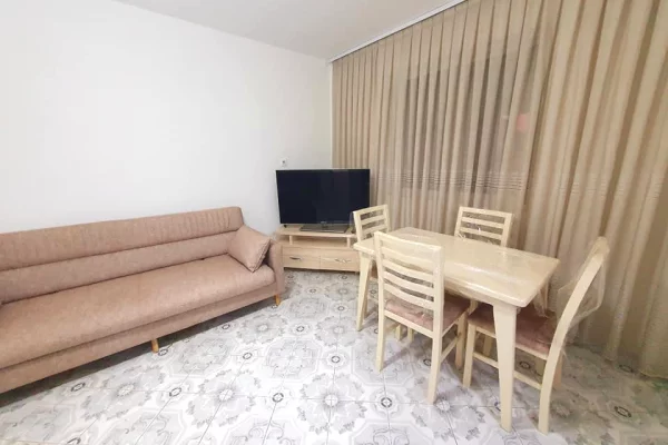 Shtepi me qera 1+1 ne Tirane - 45,000 Leke