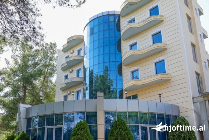 Ambient biznesi me qera 5+1 ne Fier - 4,000 Euro