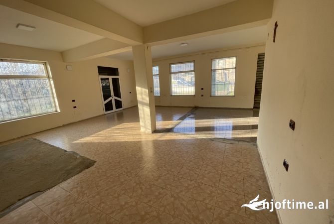 Business Property for Rent 4+1 in Elbasan - 350 Euro