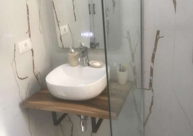 Shtepi me qera 2+1 ne Tirane - 45,000 Leke