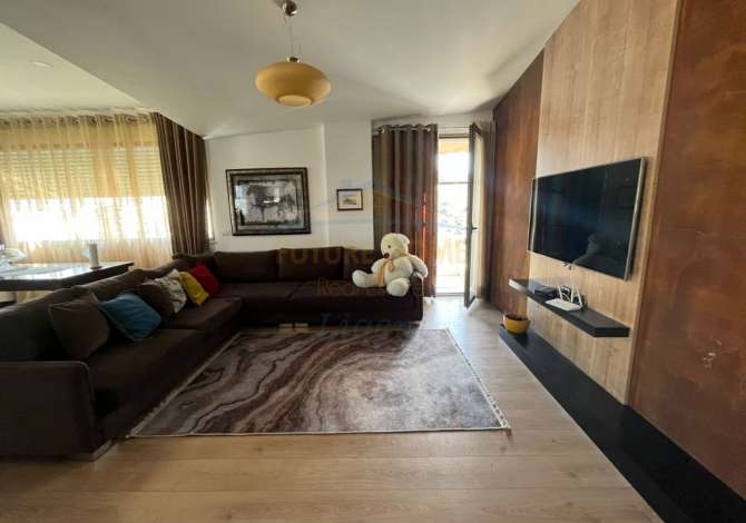 Shtepi me qera 3+1 ne Tirane - 1,000 Euro