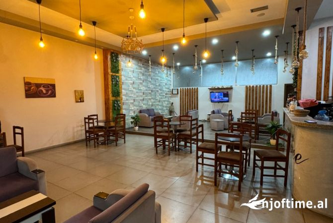 Ambient biznesi me qera 2+1 ne Tirane - 499 Euro