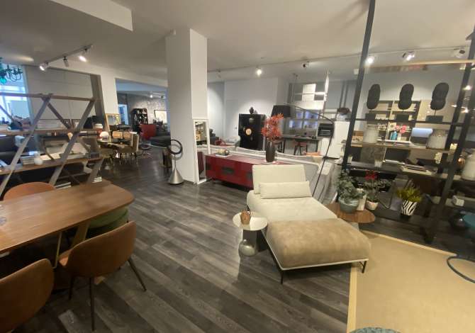 Jepet me qera dyqan 656 m2