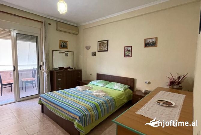 Shtepi ne shitje Apartament ne Tirane, 3+1, Mobilimi E mobiluar, Pagesa 290,000  Euro.