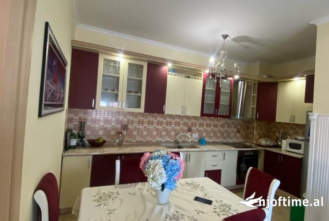 Shtepi ne shitje 2+1 ne Tirane - 84,000 Euro