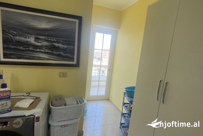 Shtepi me qera Apartament ne Tirane, 2+1, Mobilimi E mobiluar, Pagesa 350  Euro.