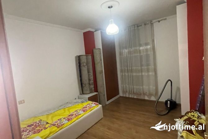Shtepi me qera Apartament ne Tirane, 2+1, Mobilimi E mobiluar, Pagesa 350  Euro.