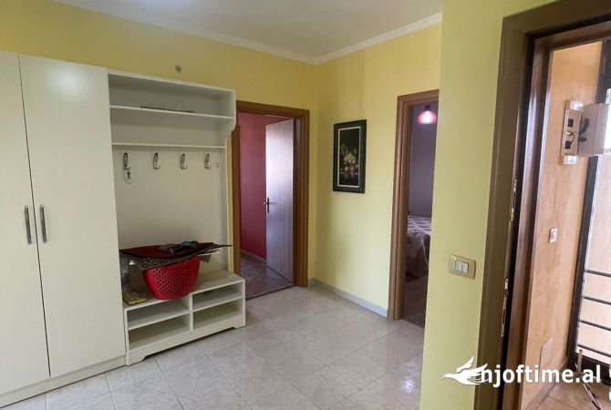Shtepi me qera Apartament ne Tirane, 2+1, Mobilimi E mobiluar, Pagesa 350  Euro.