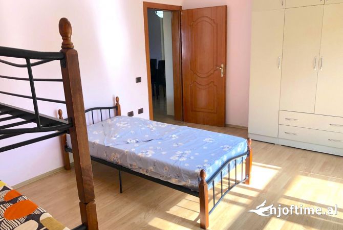 Shtepi me qera 2+1 ne Tirane - 370 Euro