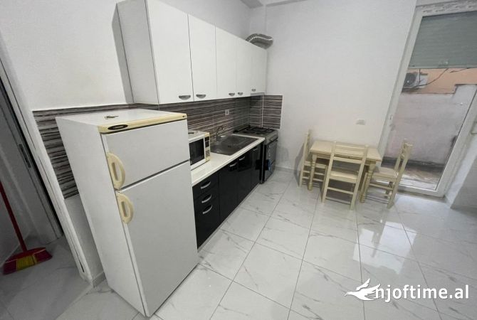 Shtepi me qera 1+1 ne Tirane - 250 Euro